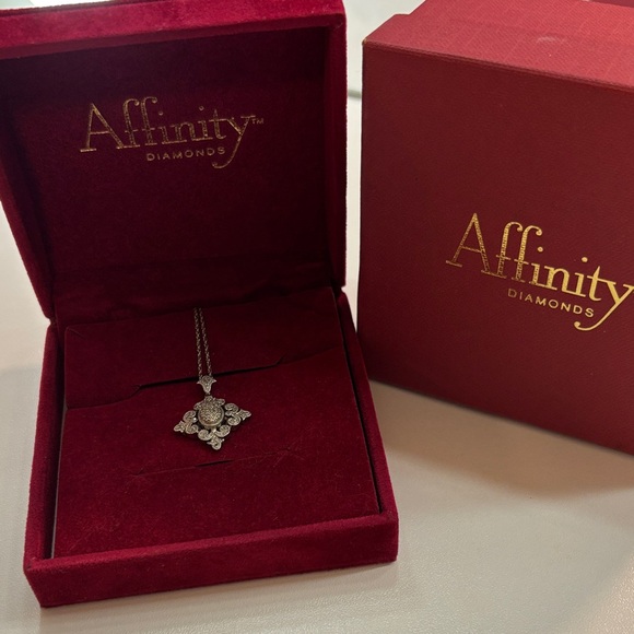 Affinity Diamonds Jewelry - Silver Floral Necklace